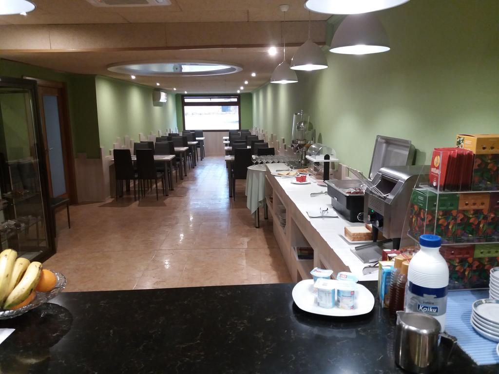 Hostal Restaurante El Castillo Alcorisa Exterior photo
